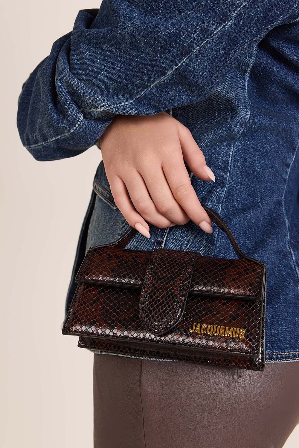 תמונת כל הלוק של תיק לה במבינו